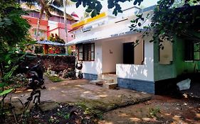 Gogonuts Hostel
