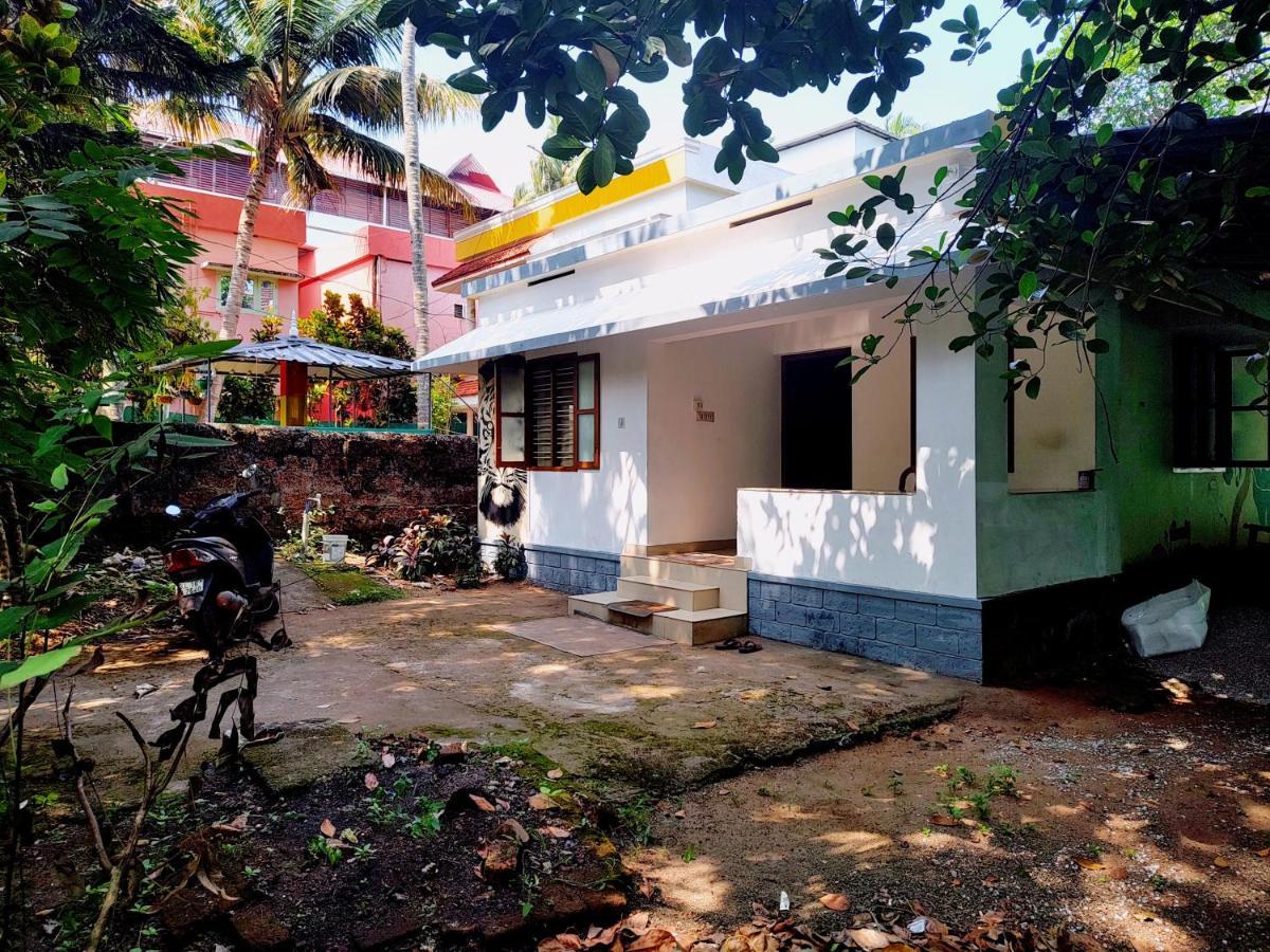 Gogonuts Hostel Varkala Exterior photo