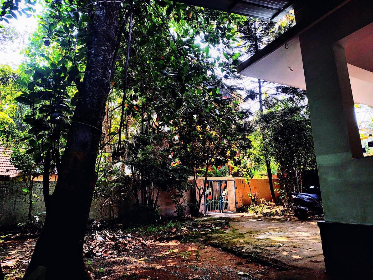 Gogonuts Hostel Varkala Exterior photo